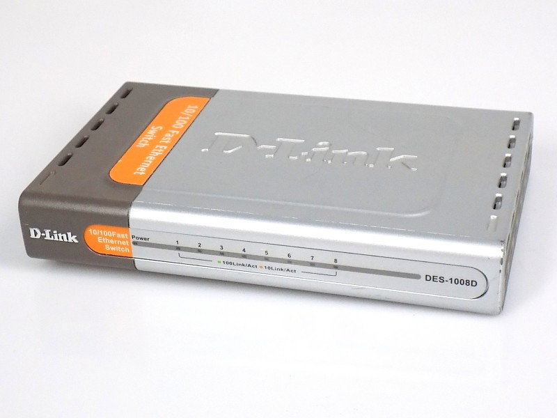 D-Link DES-1008D 8-Port Fast Ethernet Unmanaged Desktop Switch 10
